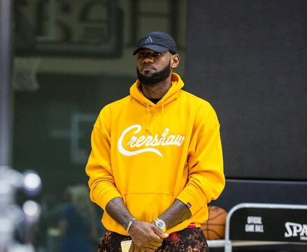 FIFA官方：C罗因直红被禁赛3场，剩余两场被缓期一年执行（FIFA通告：C罗因直红停赛3场，另2场缓期一年执行）