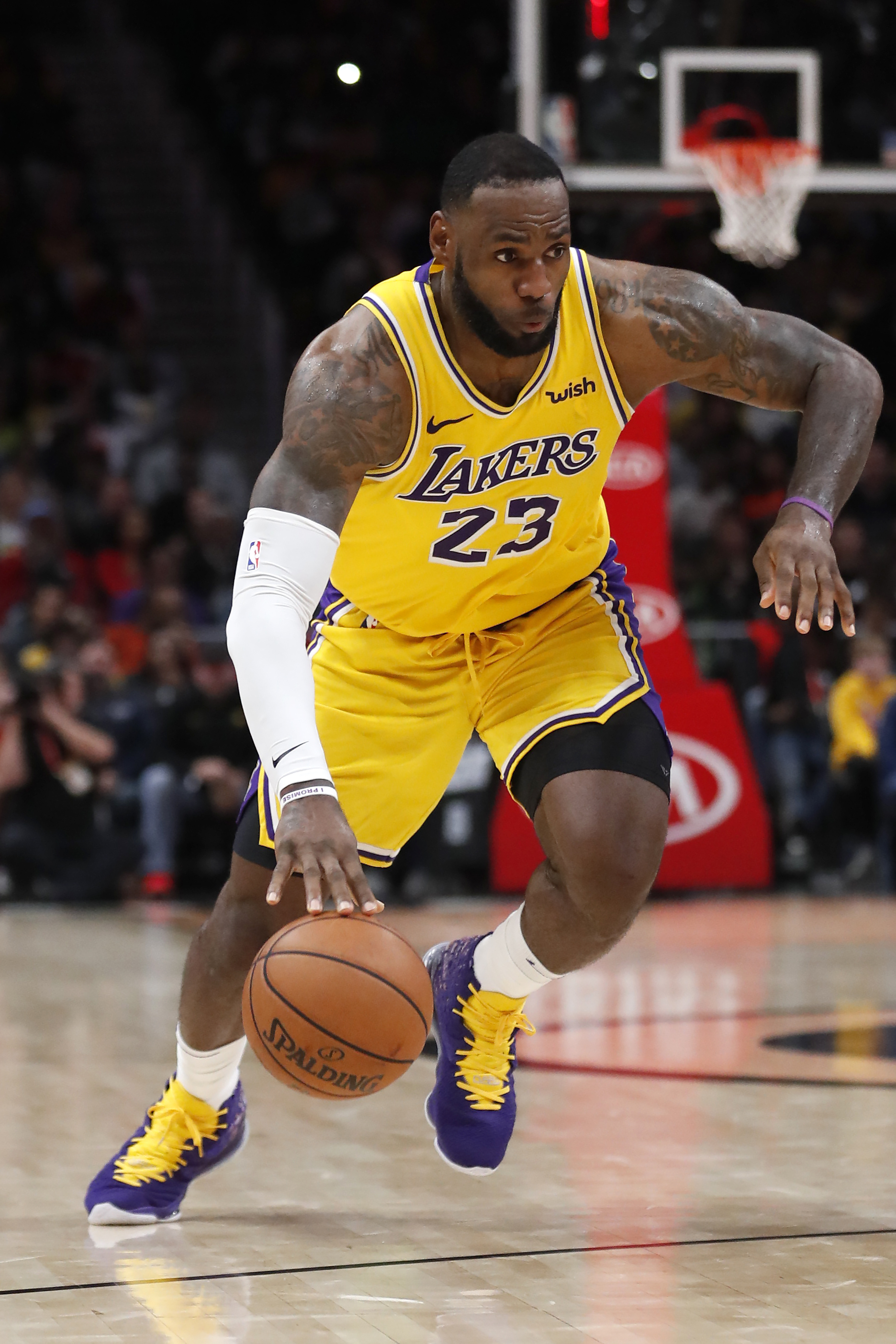 贝恩身背4犯单节砍下10分，连续2节单节得分上双（贝恩身背4犯仍单节轰下10分，连续两节得分上双）