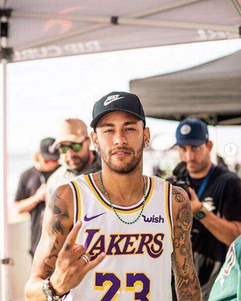 跟队记者：消息人士已经确认奥纳纳不会参加本届非洲杯（随队记者：多方消息证实，奥纳纳将缺席本届非洲杯）