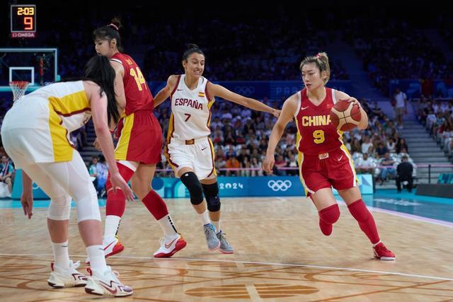 干净又卫生！贝克汉姆晒印度行学习制作美食视频（清爽又放心！贝克汉姆印度之旅晒学做美食视频）