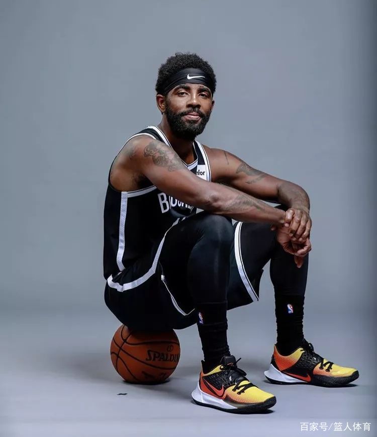 法尔克：拜仁最高可能向于帕开出税前2000万欧的年薪加奖金（法尔克：拜仁最高或向于帕提供税前2000万欧年薪加奖金）