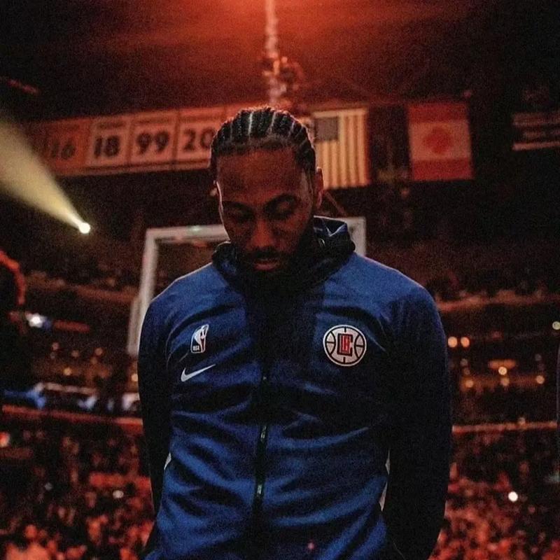 每体：梅西晚饭后去了诺坎普，今晨坐飞机前往国家队报到（每体：梅西晚餐后现身诺坎普，今晨乘机前往国家队报到）